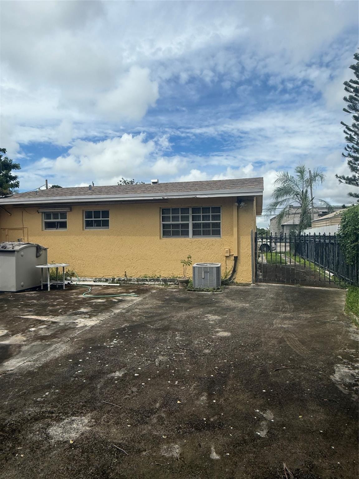 1270 NW 111th Street, Miami, FL 33167 photo 5