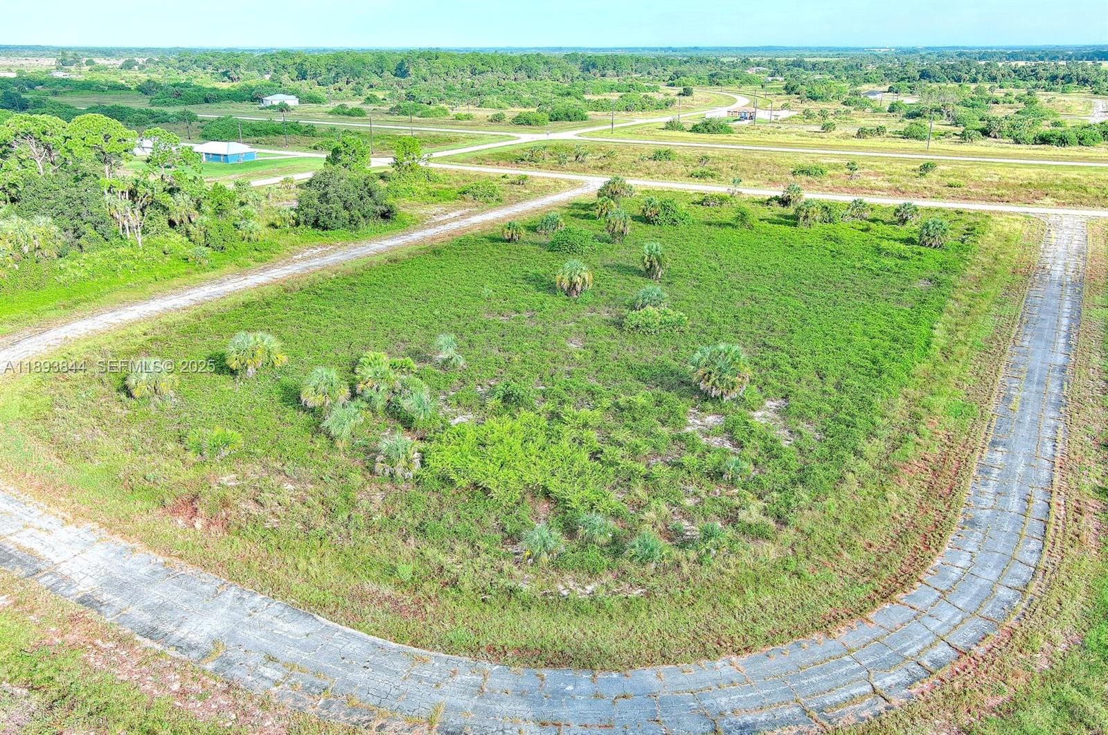 121 Ardmore Circle, FL 33935 photo 8