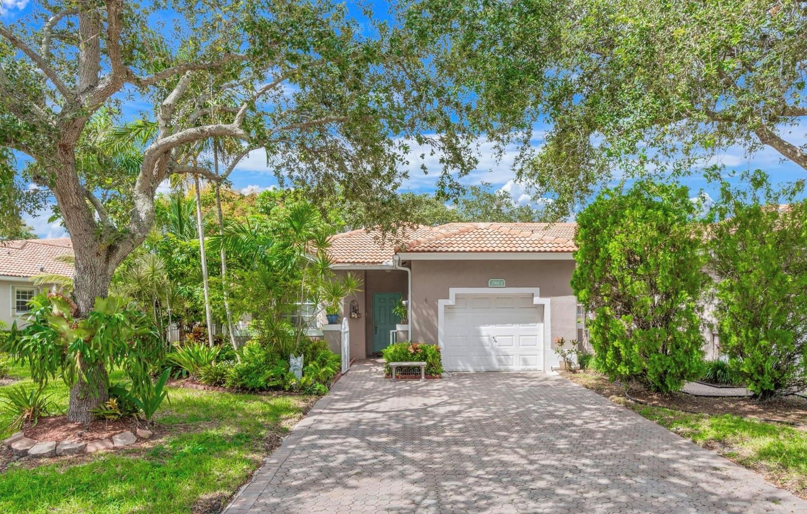 2561 E Aragon Boulevard 1, Sunrise, FL 33313