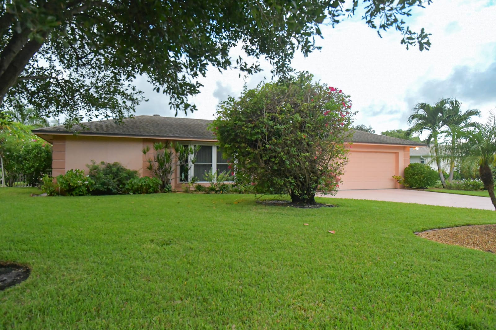 73 Fairview E, Tequesta, FL 33469 photo 2