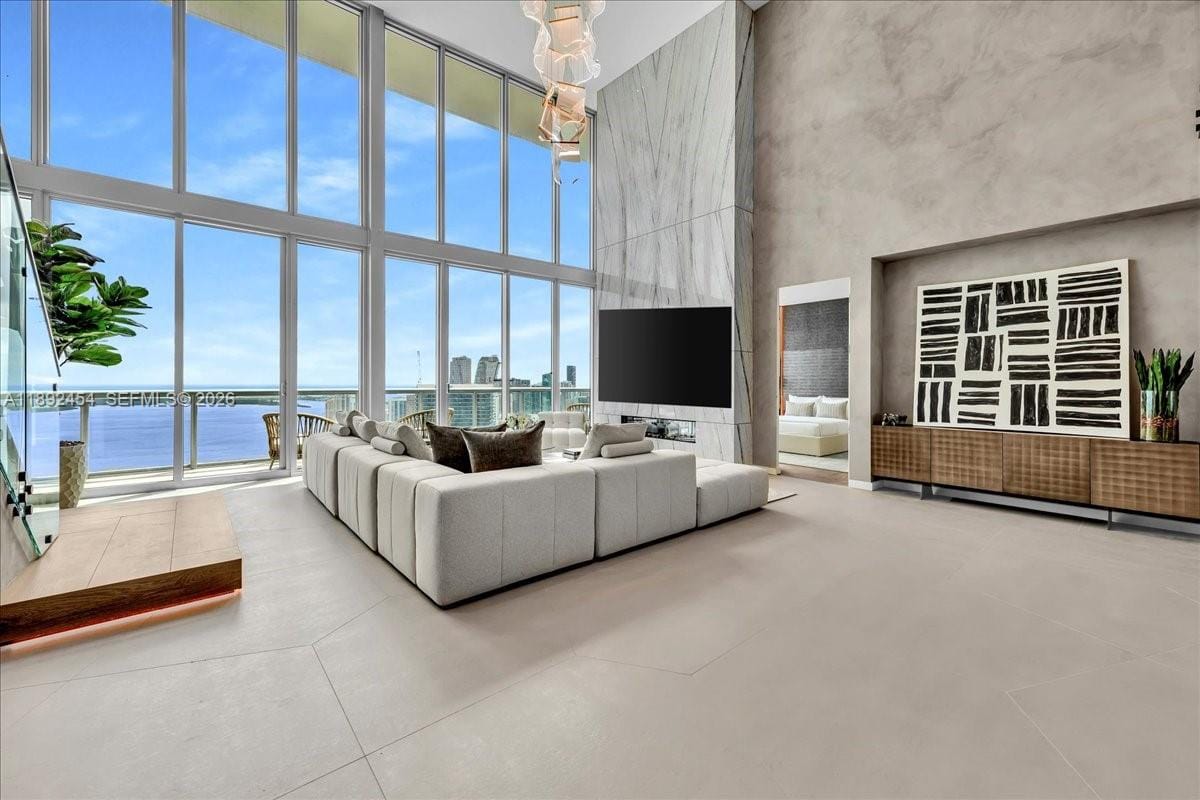 888 Biscayne Boulevard PH 5704, Miami, FL 33132 photo 2