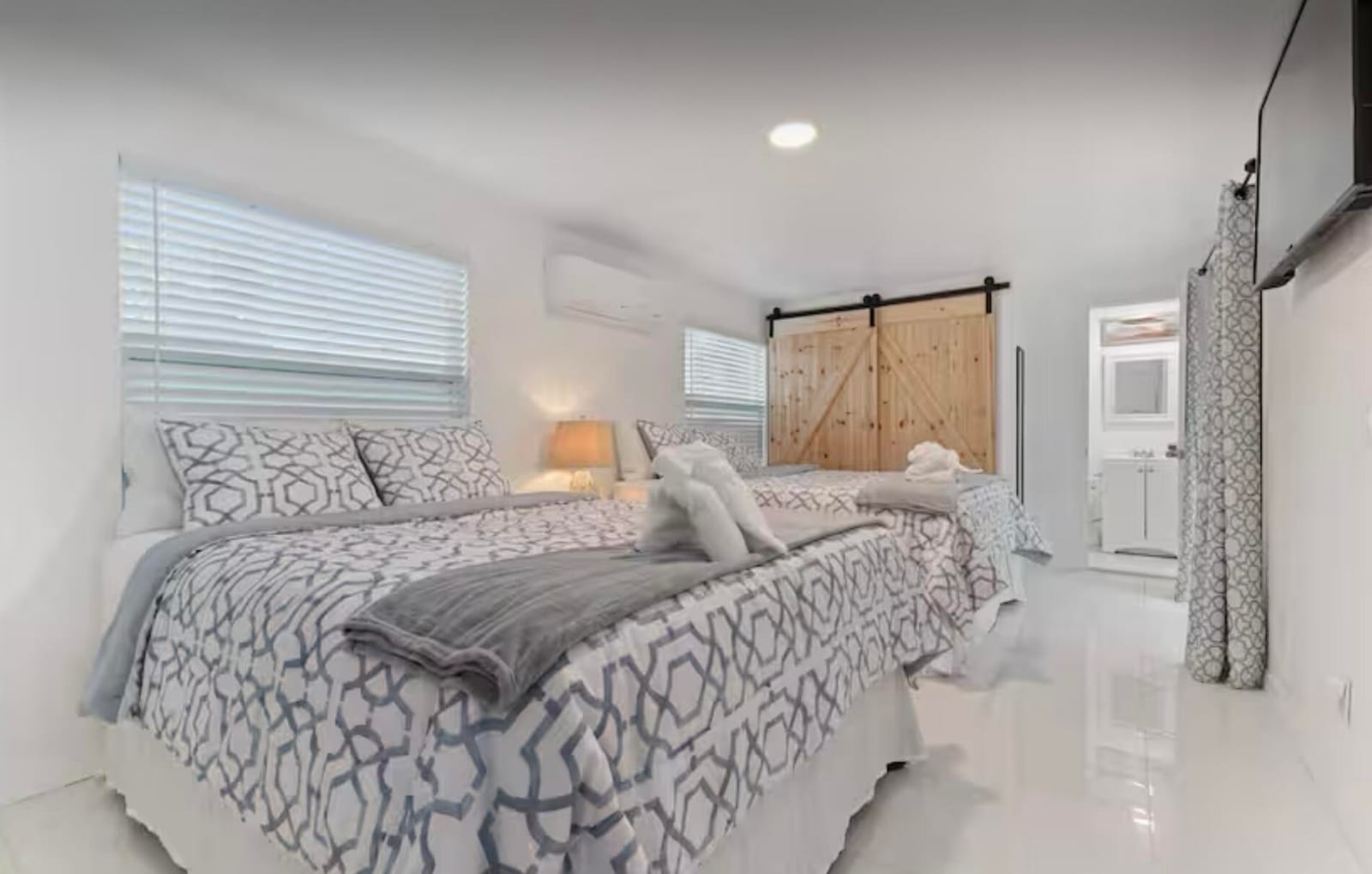 3700 Australian Court, West Palm Beach, FL 33407 photo 13