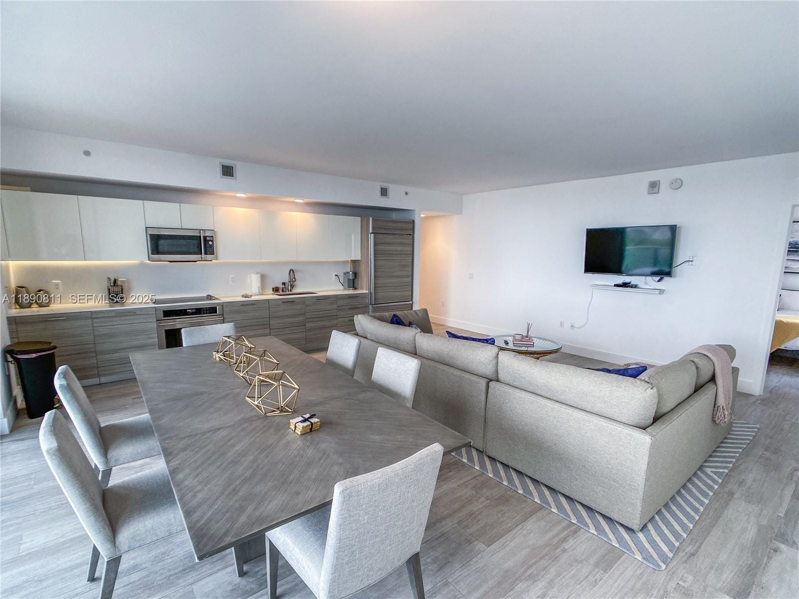 121 NE 34th Street 908, Miami, FL 33137 photo 2
