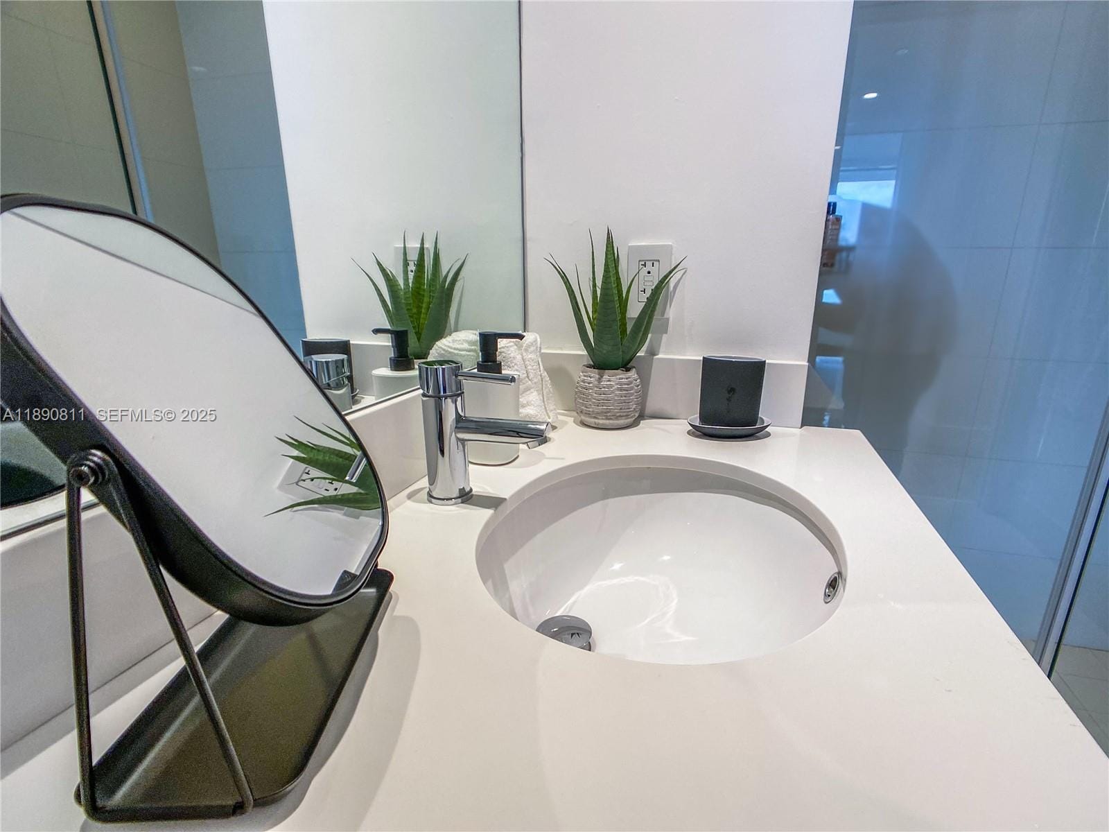 121 NE 34th Street 908, Miami, FL 33137 photo 20