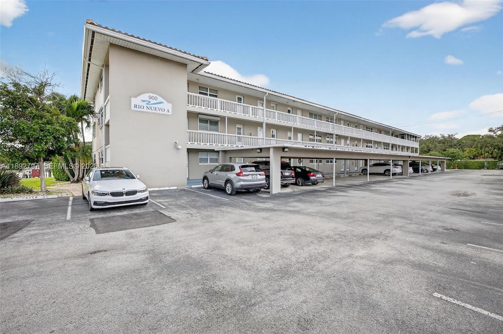 900 SW 12th Street 305 — photo 12