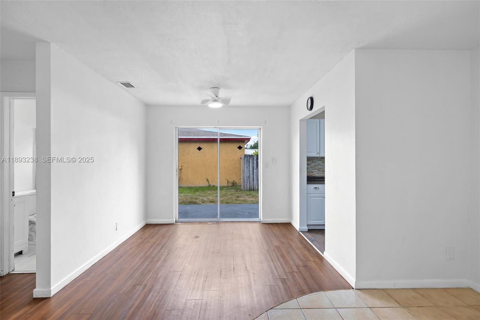 1920 N 66th Avenue — photo 9