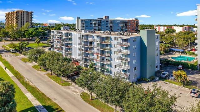 12500 NE 15th Avenue 105, Three Horizons East, North Miami, FL