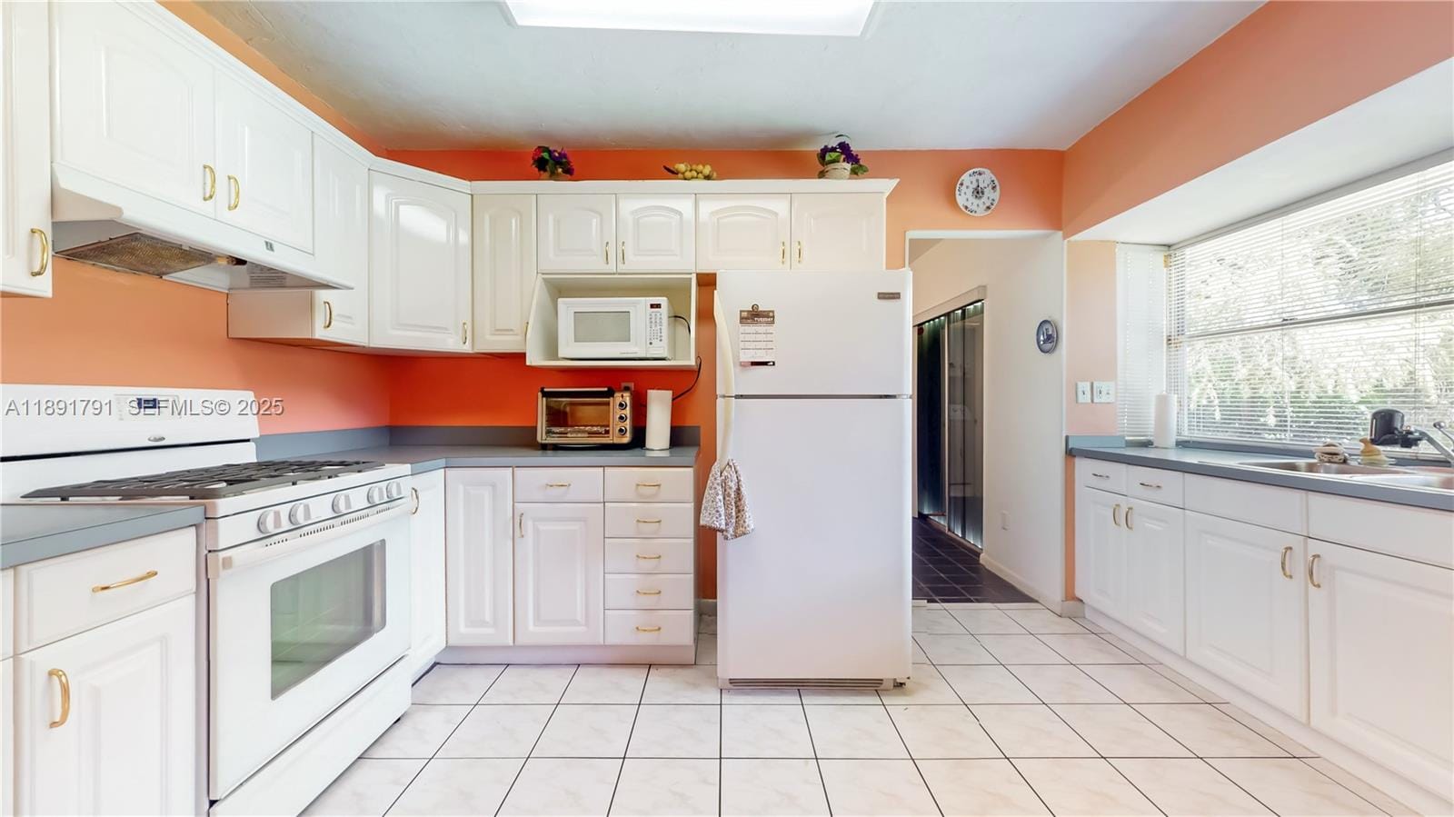 18401 SW 86th Court — photo 6
