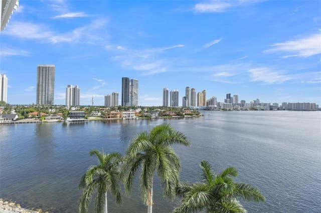 19101 NE 36th Court 701, sold in Mystic Pointe Condo No Th, Aventura, FL