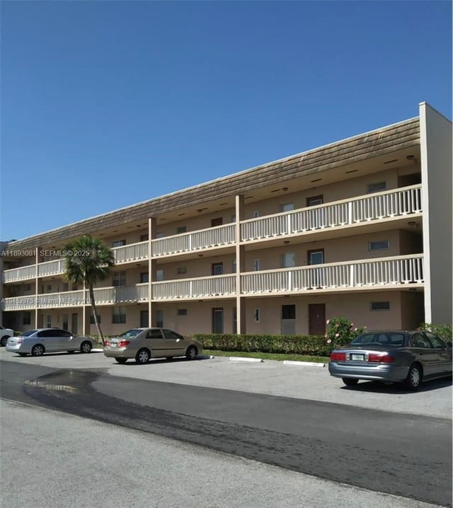 6150 NW 62nd Street 308, Bermuda Club, Tamarac, FL