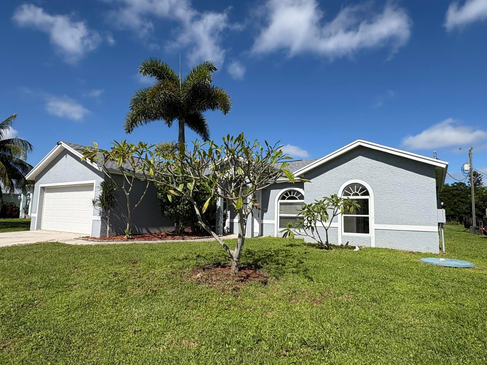441 SE Starflower Avenue, Port St. Lucie, FL 34983