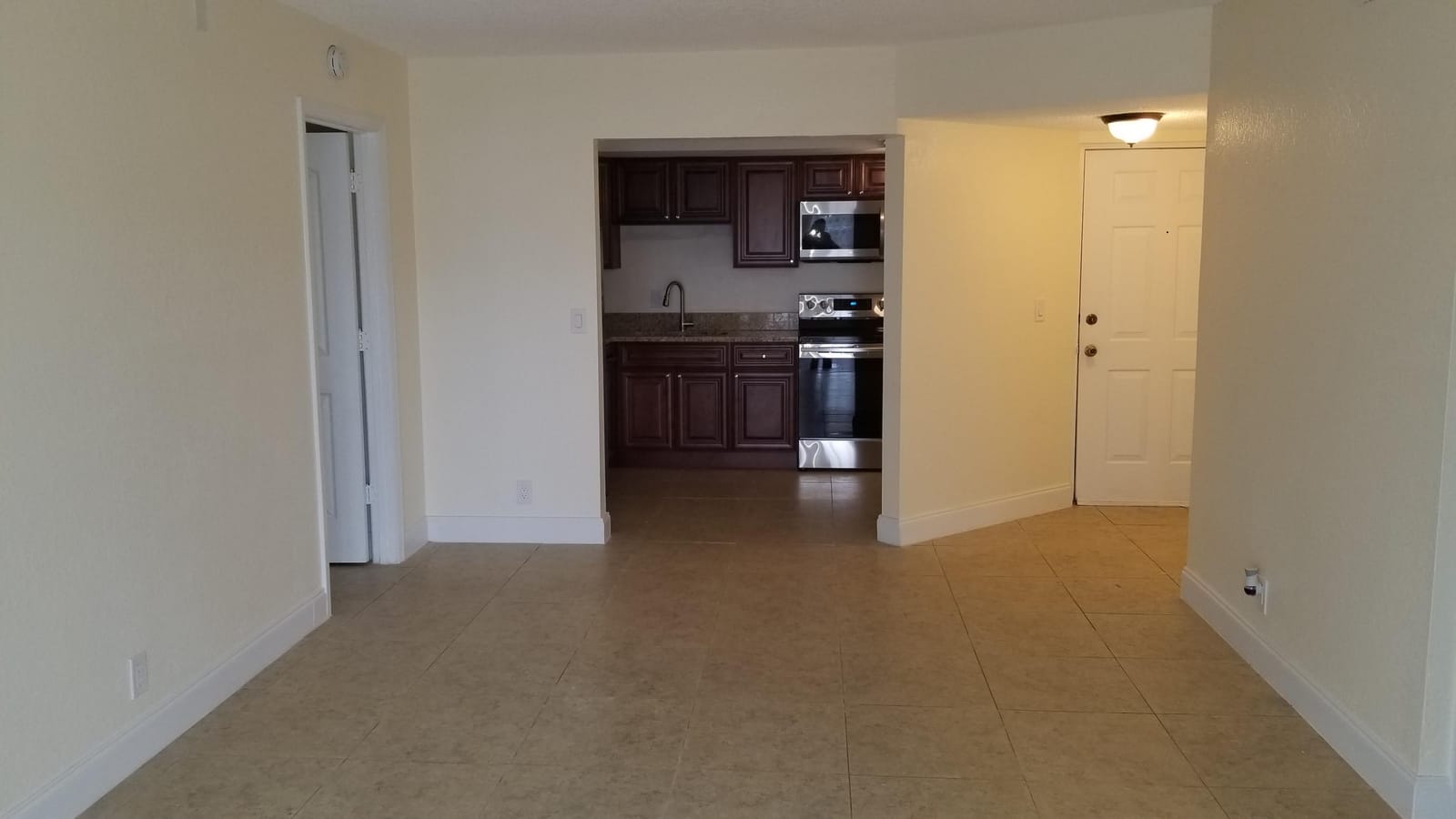 1516 SE Royal Green Circle G-103 — photo 4