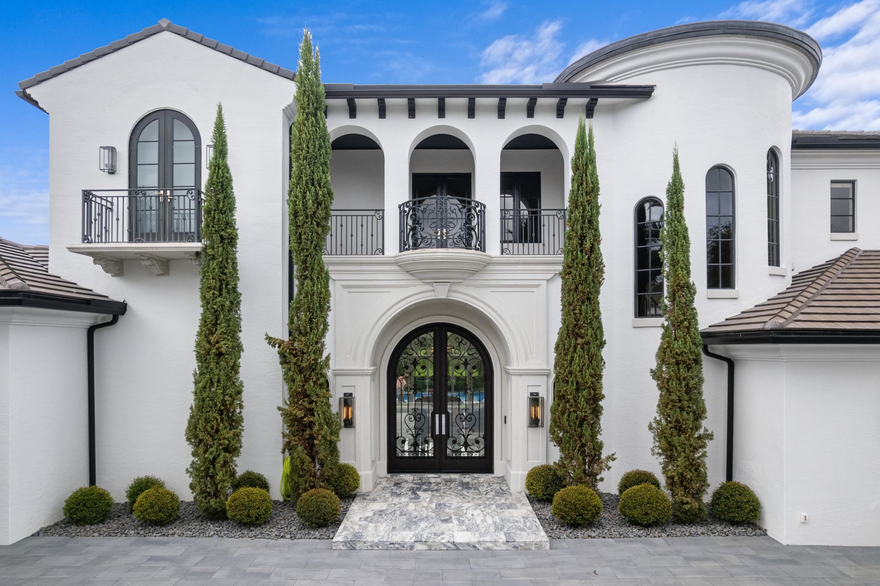 111 Via Palacio, Palm Beach Gardens, FL 33418