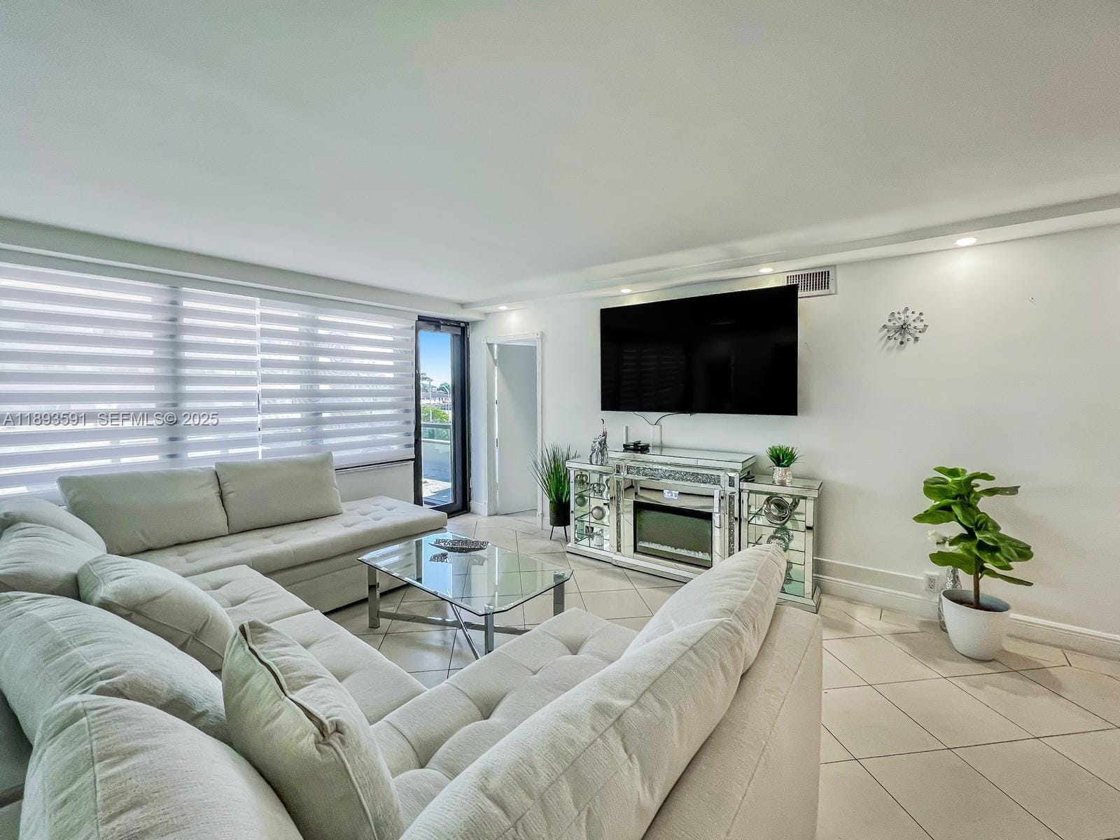 5225 Collins Avenue 517, Miami Beach, FL 33140 photo 3