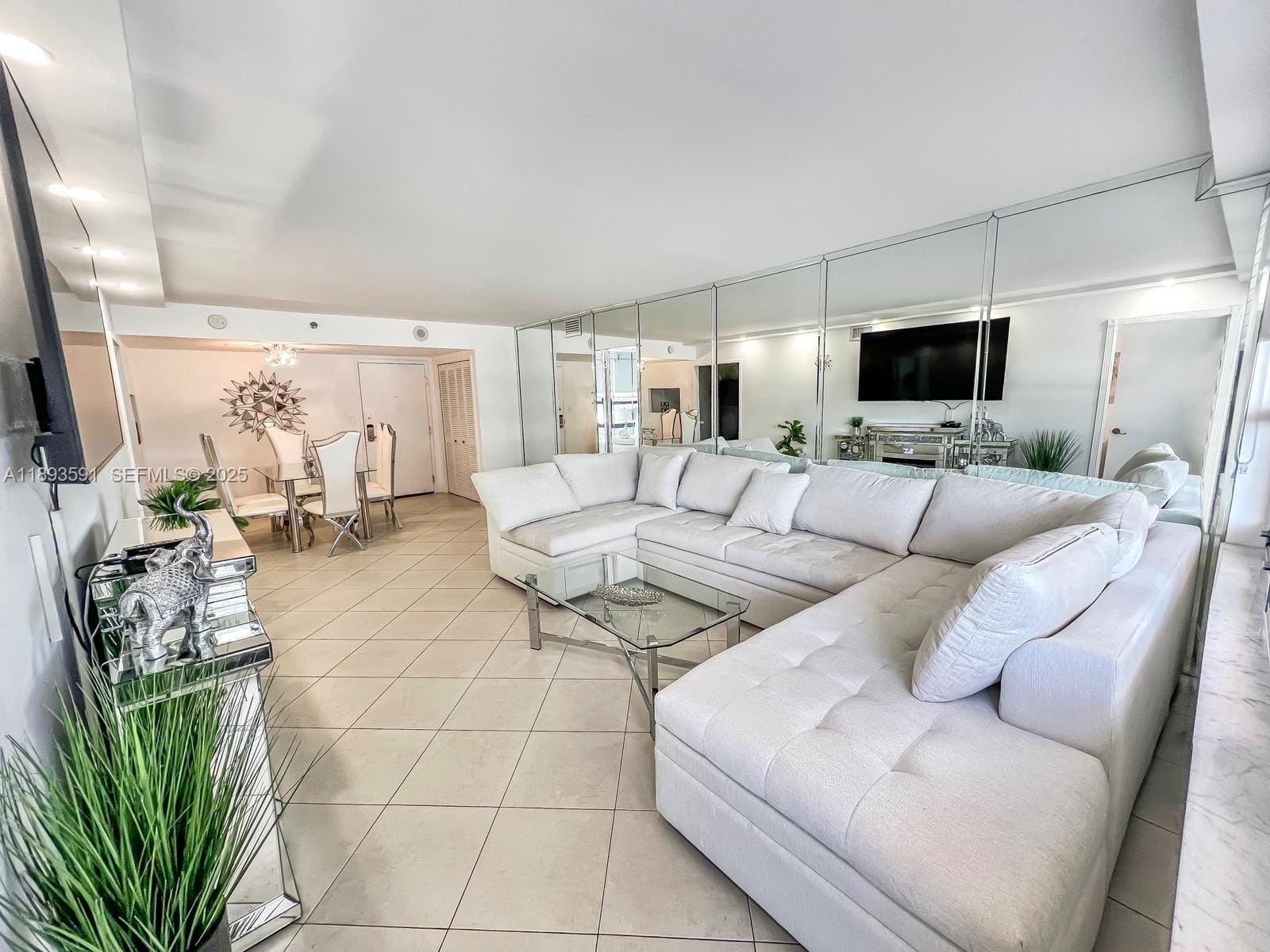 5225 Collins Avenue 517, Miami Beach, FL 33140 photo 4