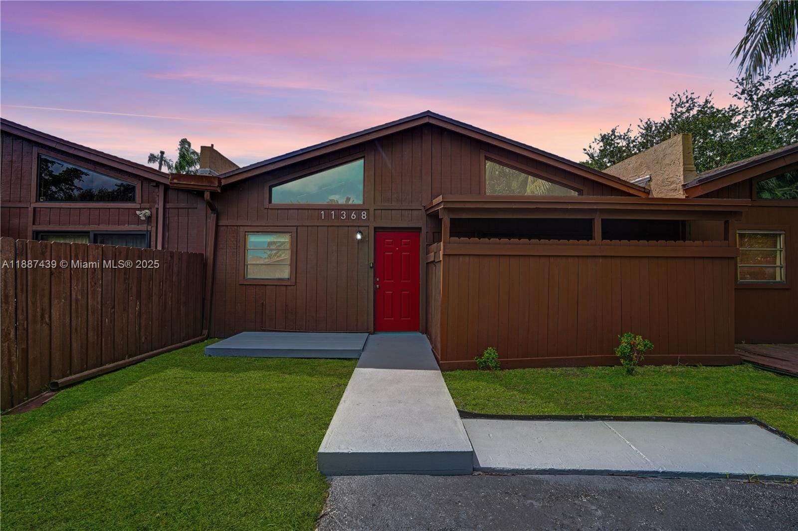 11368 SW 112th Cir S Lane, Miami, FL 33176