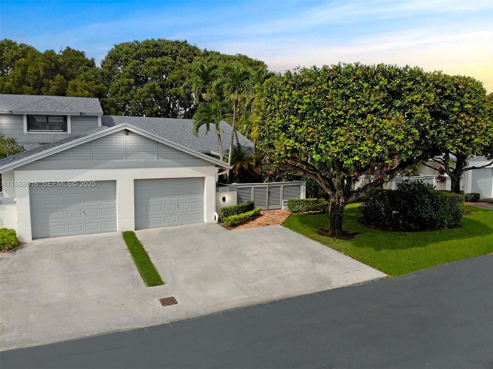 10001 NW 52nd Terrace, Doral, FL 33178 photo 1
