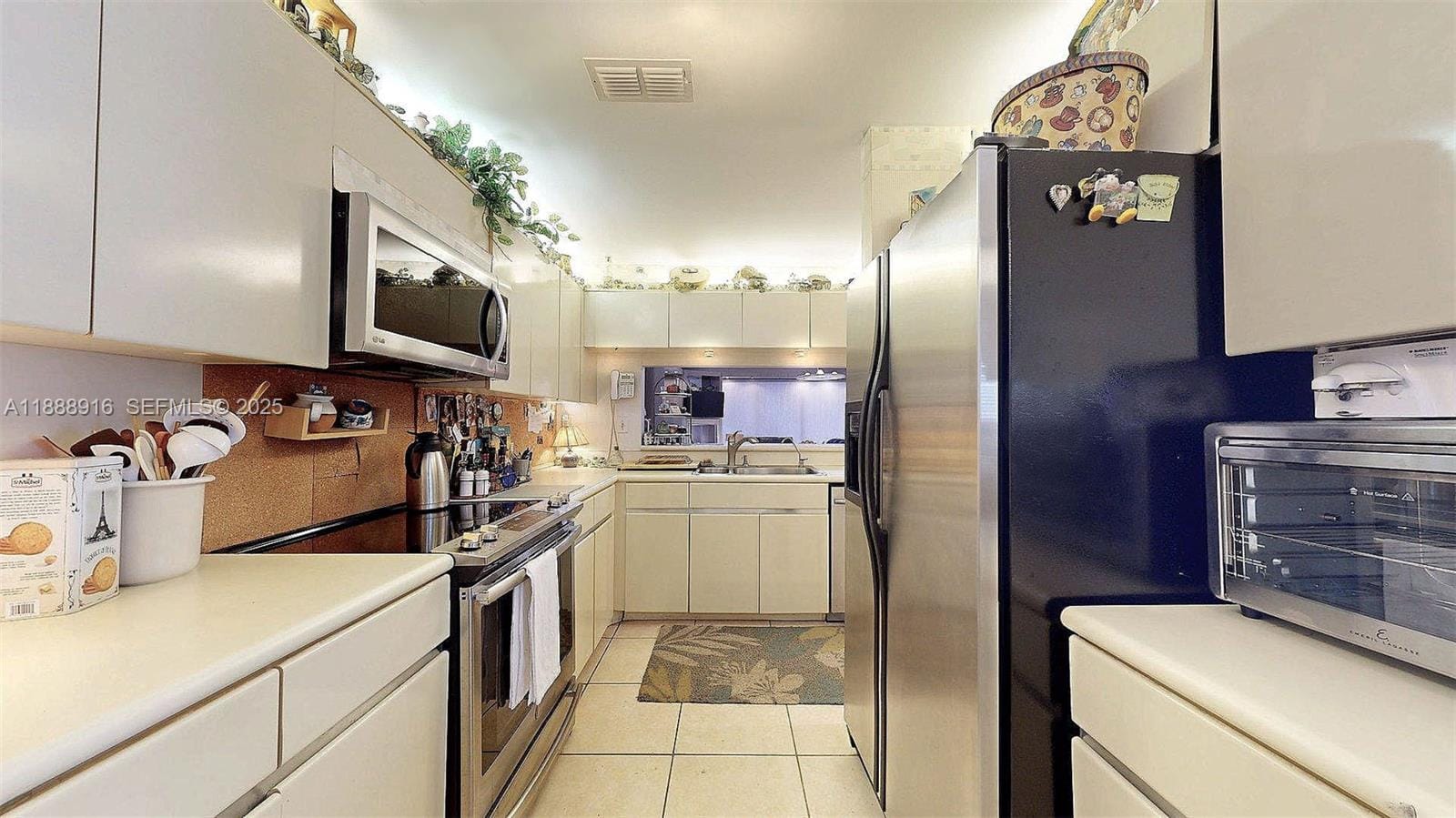 10001 NW 52nd Terrace, Doral, FL 33178 photo 13