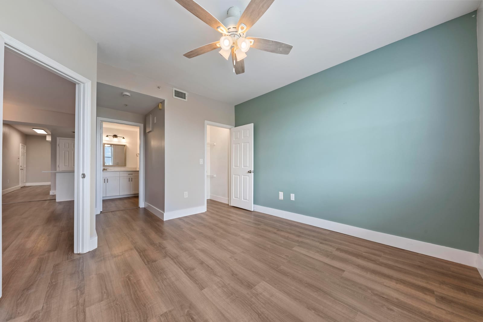 2060 Greenview Shores Boulevard 323, Wellington, FL 33414 photo 13