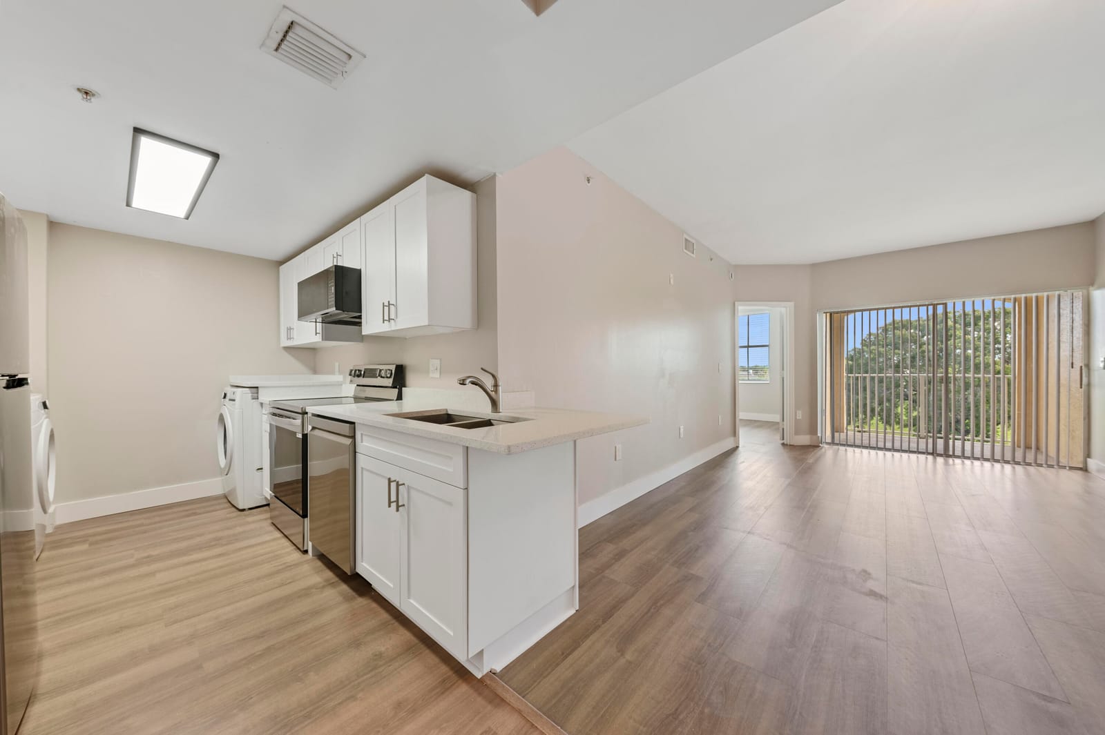 2060 Greenview Shores Boulevard 323, Wellington, FL 33414 photo 9