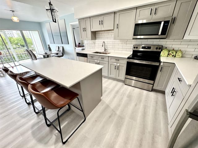 400 Diplomat Parkway 410, sold in Fairways Riviera North Co, Hallandale Beach, FL