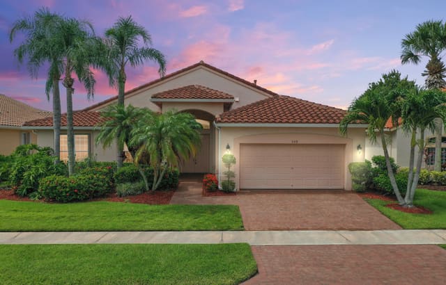509 NW Blue Lake Drive, Port St. Lucie, FL 34986