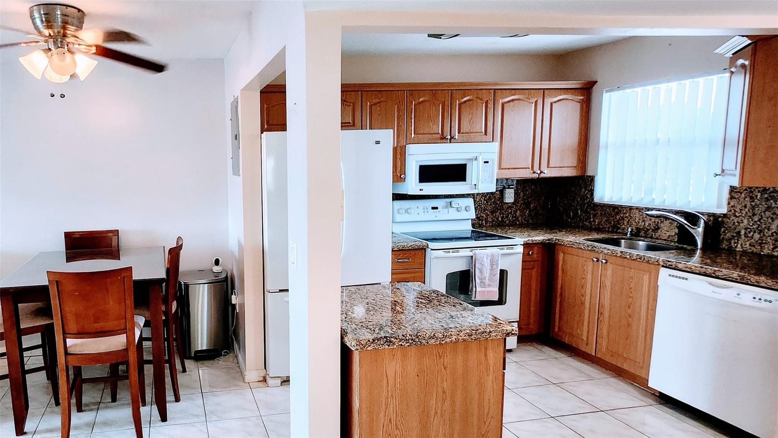 2721 N Pine Island Road 309 — photo 3