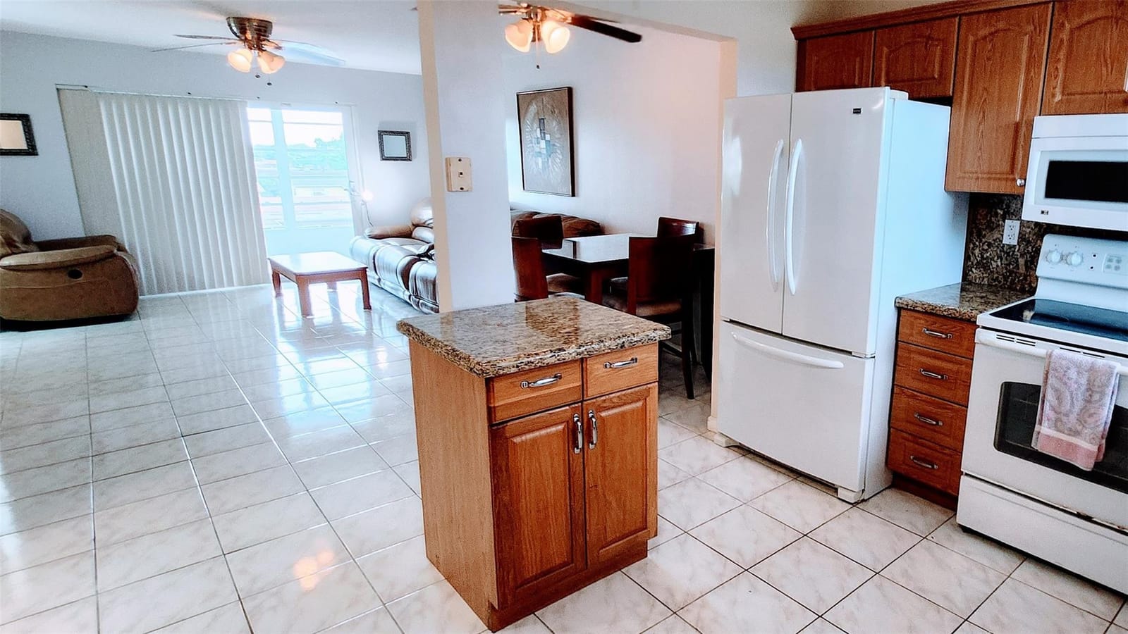 2721 N Pine Island Road 309 — photo 6