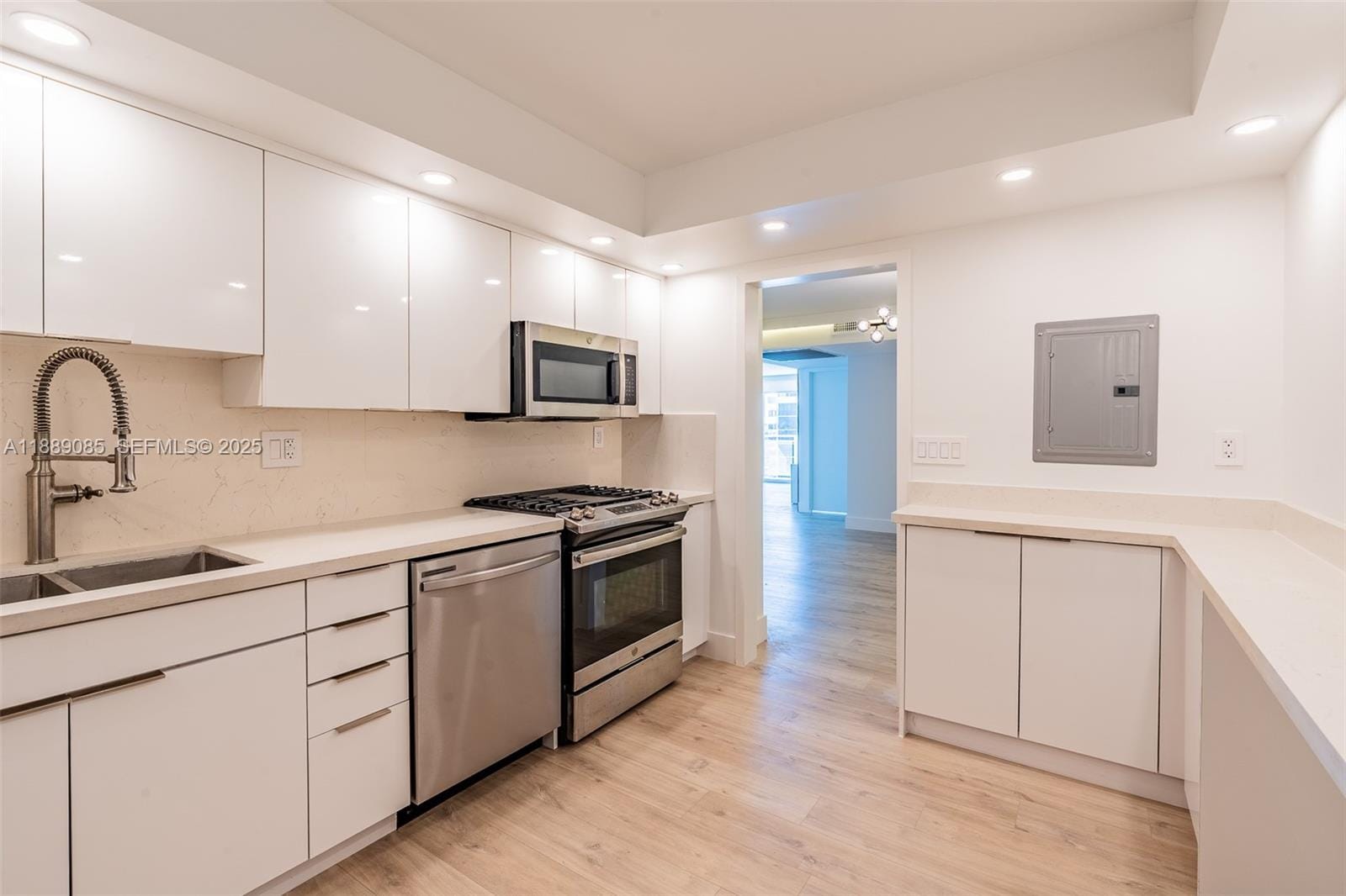 2030 S Ocean Drive 1127 — photo 11