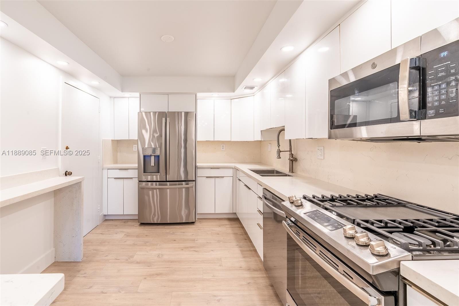 2030 S Ocean Drive 1127 — photo 10