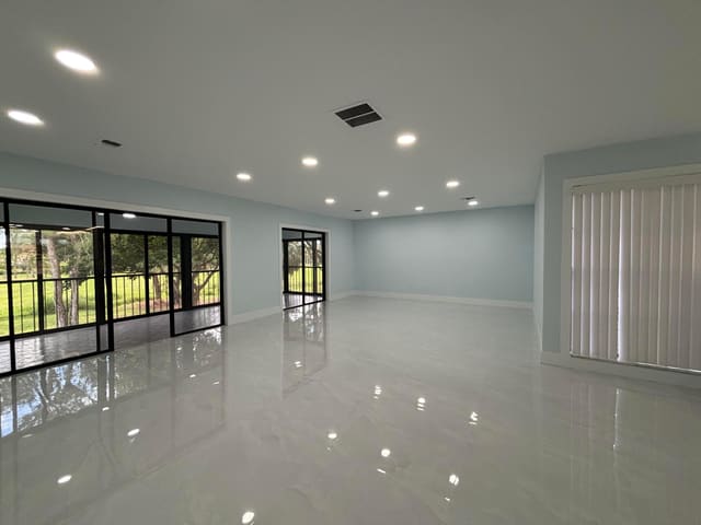 9266 Vista Del Lago 25h, sold in Pines Of Boca Lago Condo, Boca Raton, FL