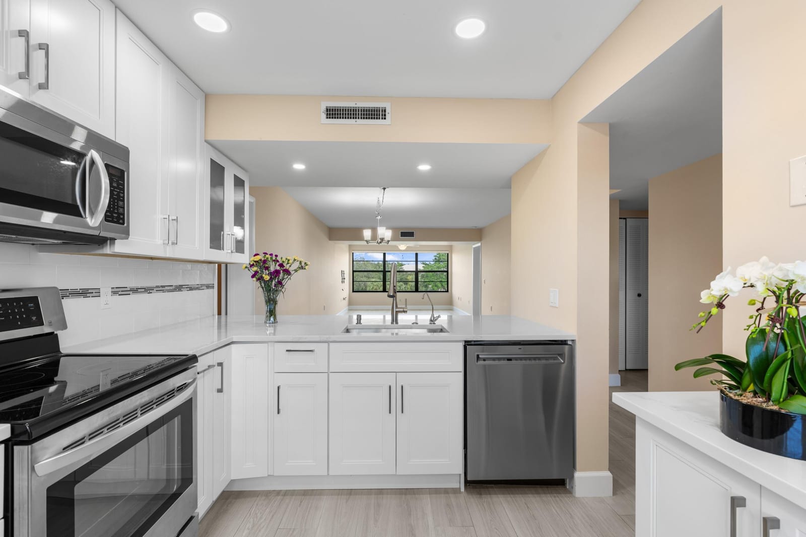 6025 Balboa Circle 406, Boca Raton, FL 33433 photo 3