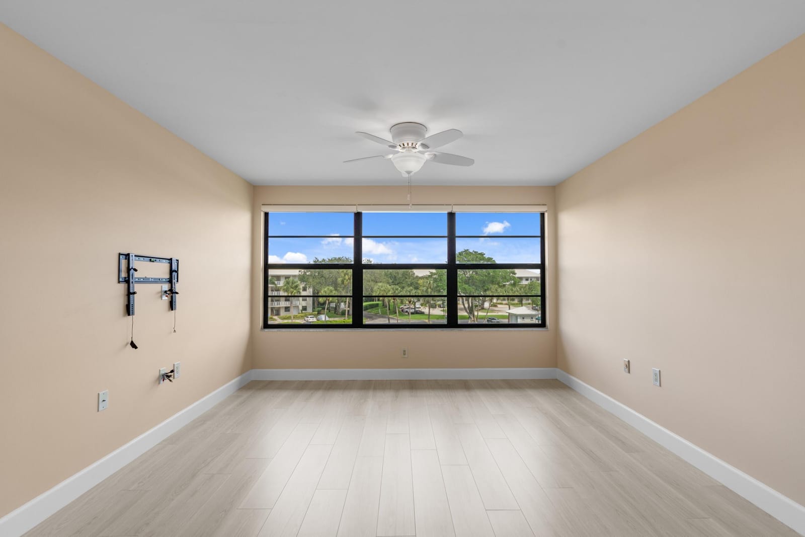 6025 Balboa Circle 406, Boca Raton, FL 33433 photo 9