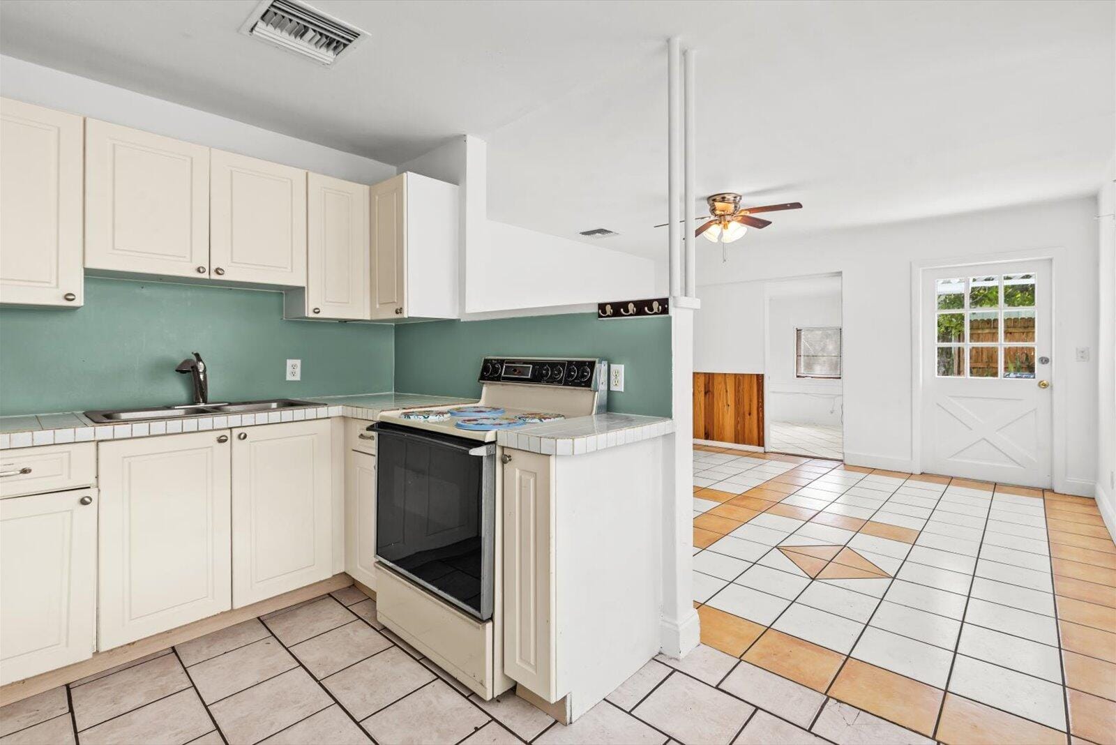 320 7th Road SW — photo 12