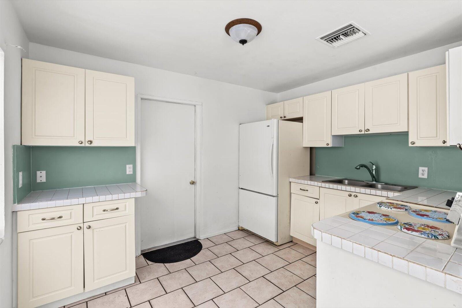 320 7th Road SW — photo 9