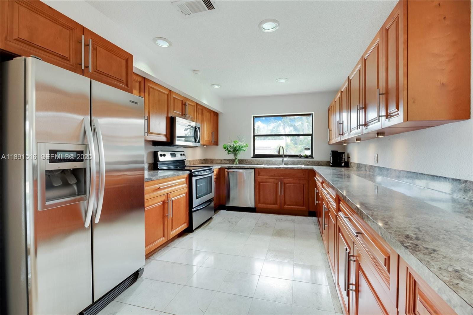 8345 SW 168th Terrace — photo 9