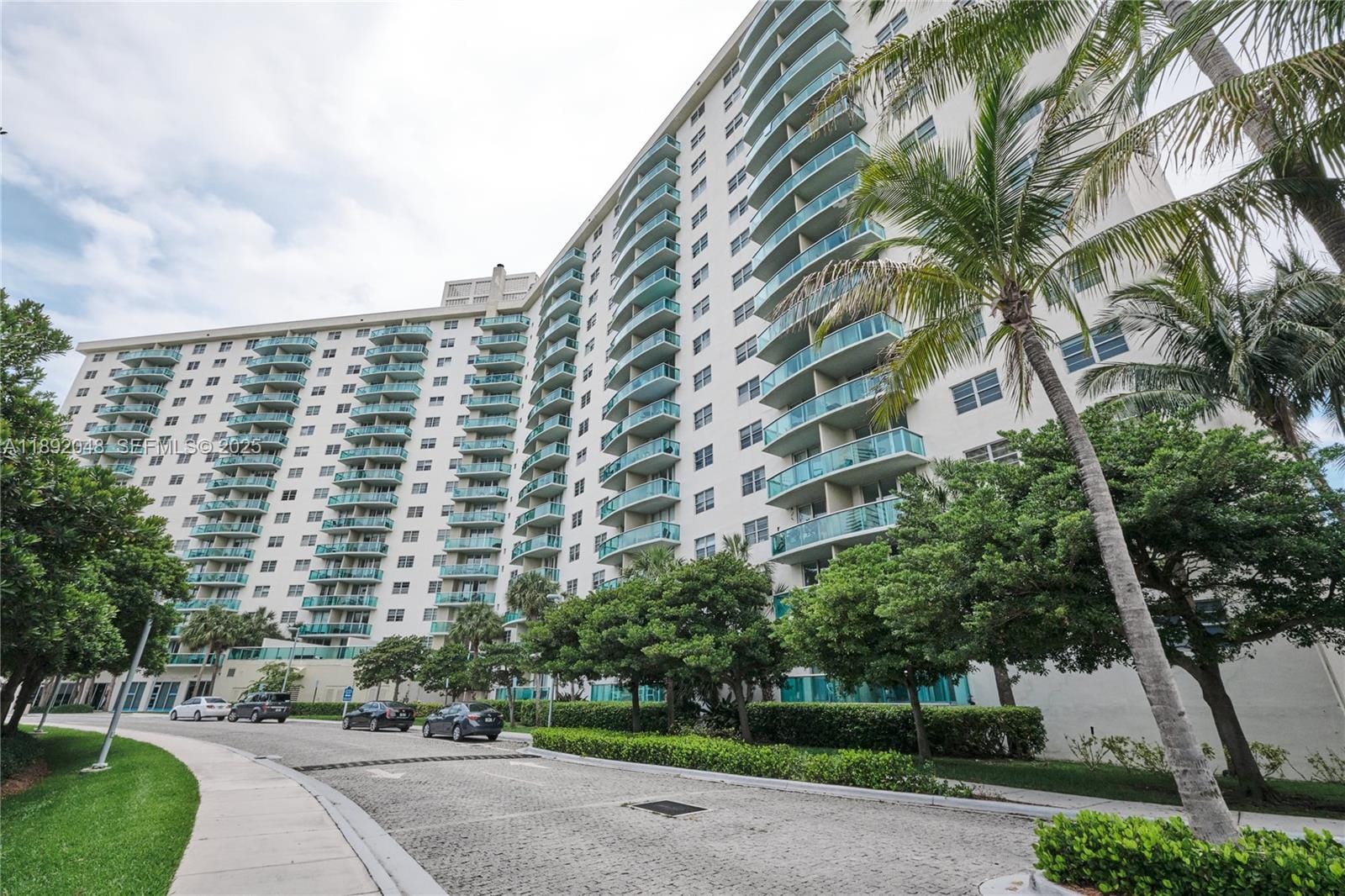 19370 Collins Avenue 407 — photo 2