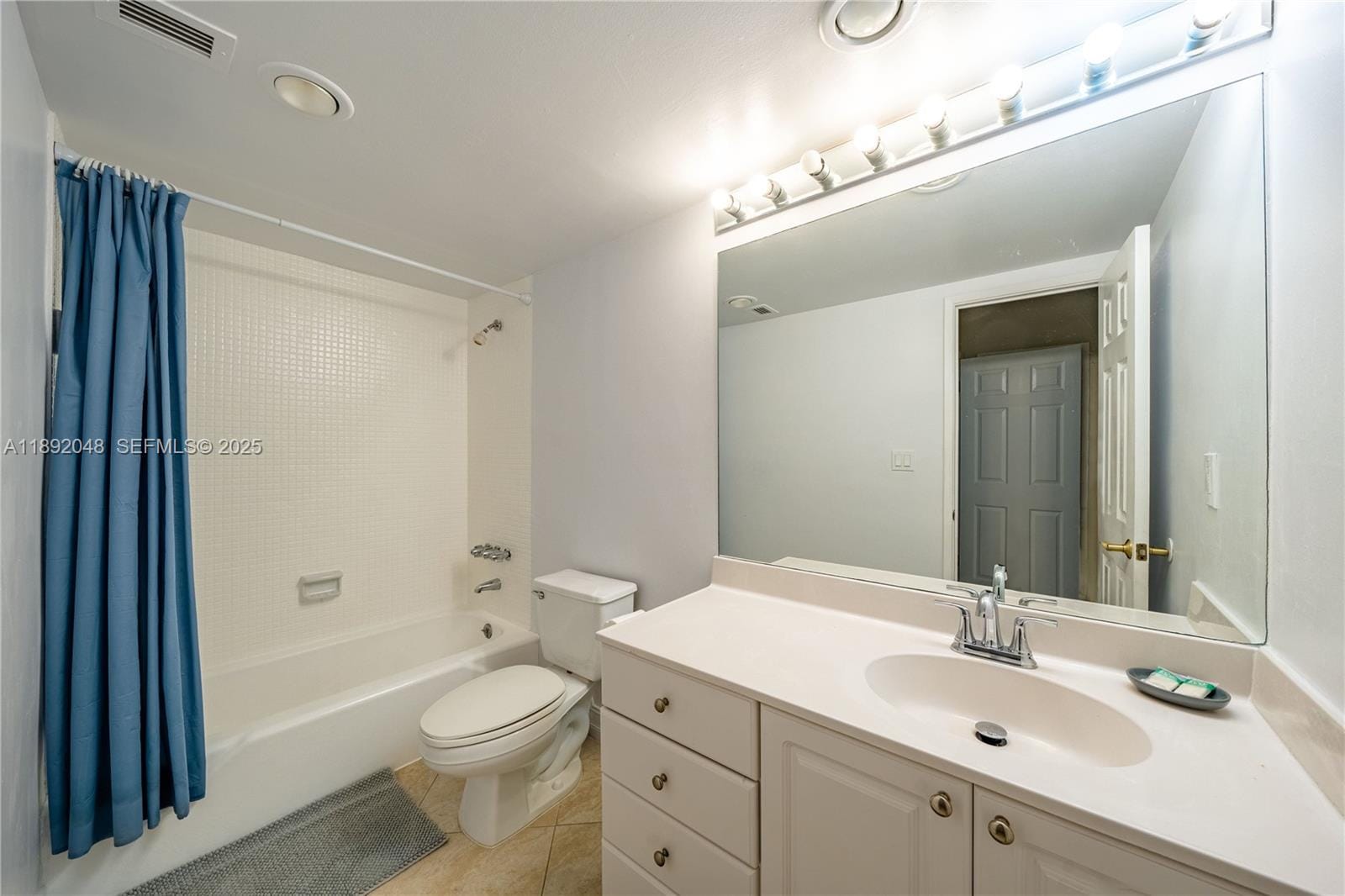 19370 Collins Avenue 407 — photo 12