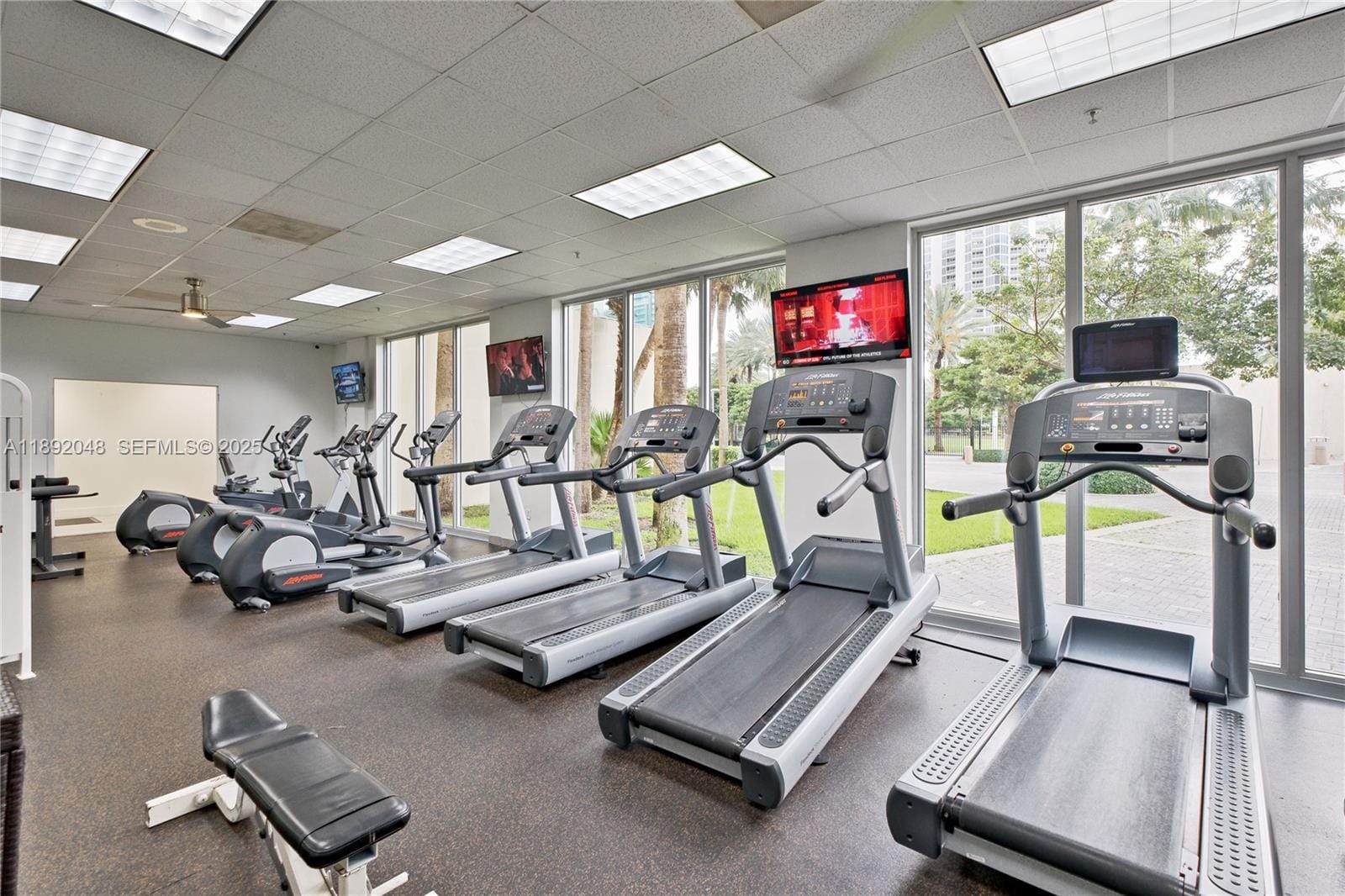 19370 Collins Avenue 407 — photo 4