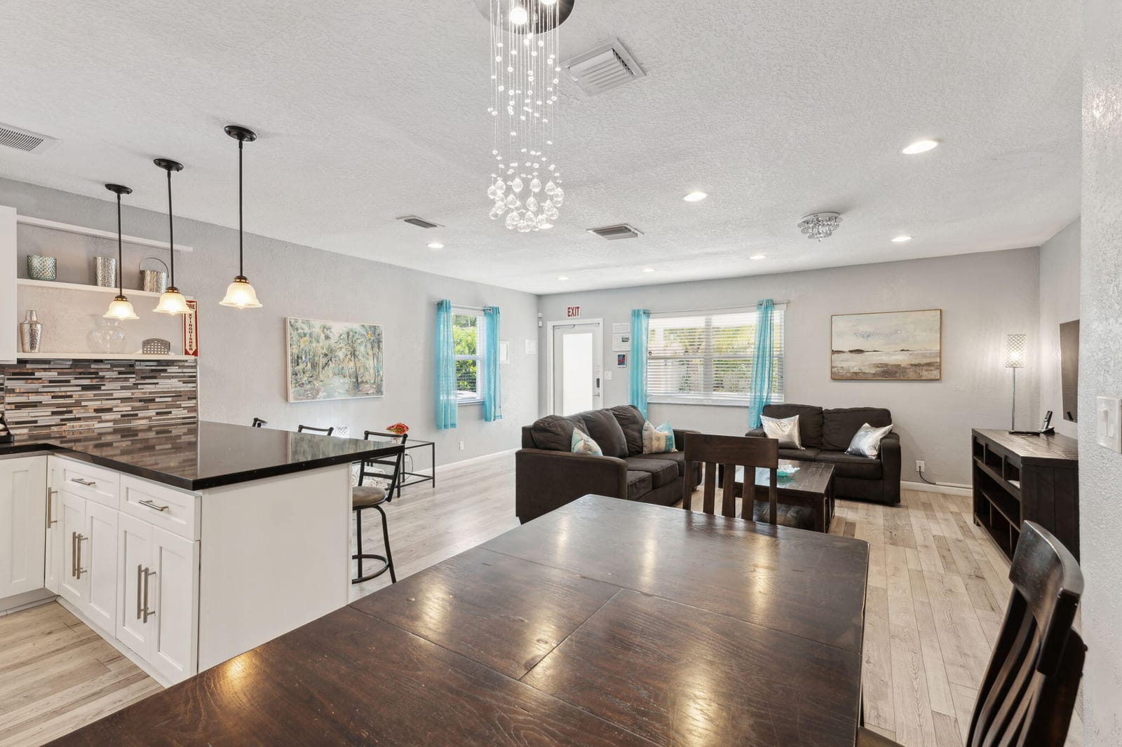 1631 N Andrews Square — photo 12