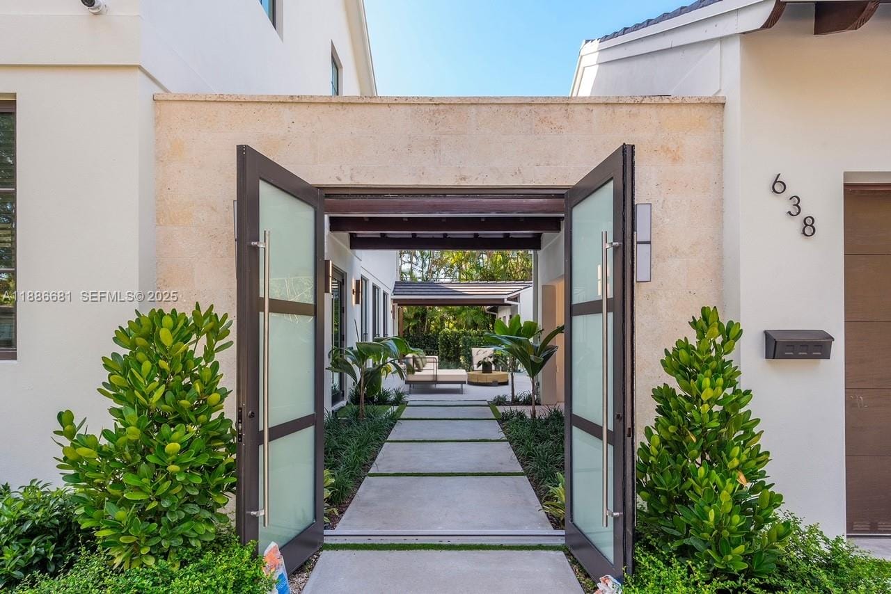 638 Escobar Avenue — photo 2