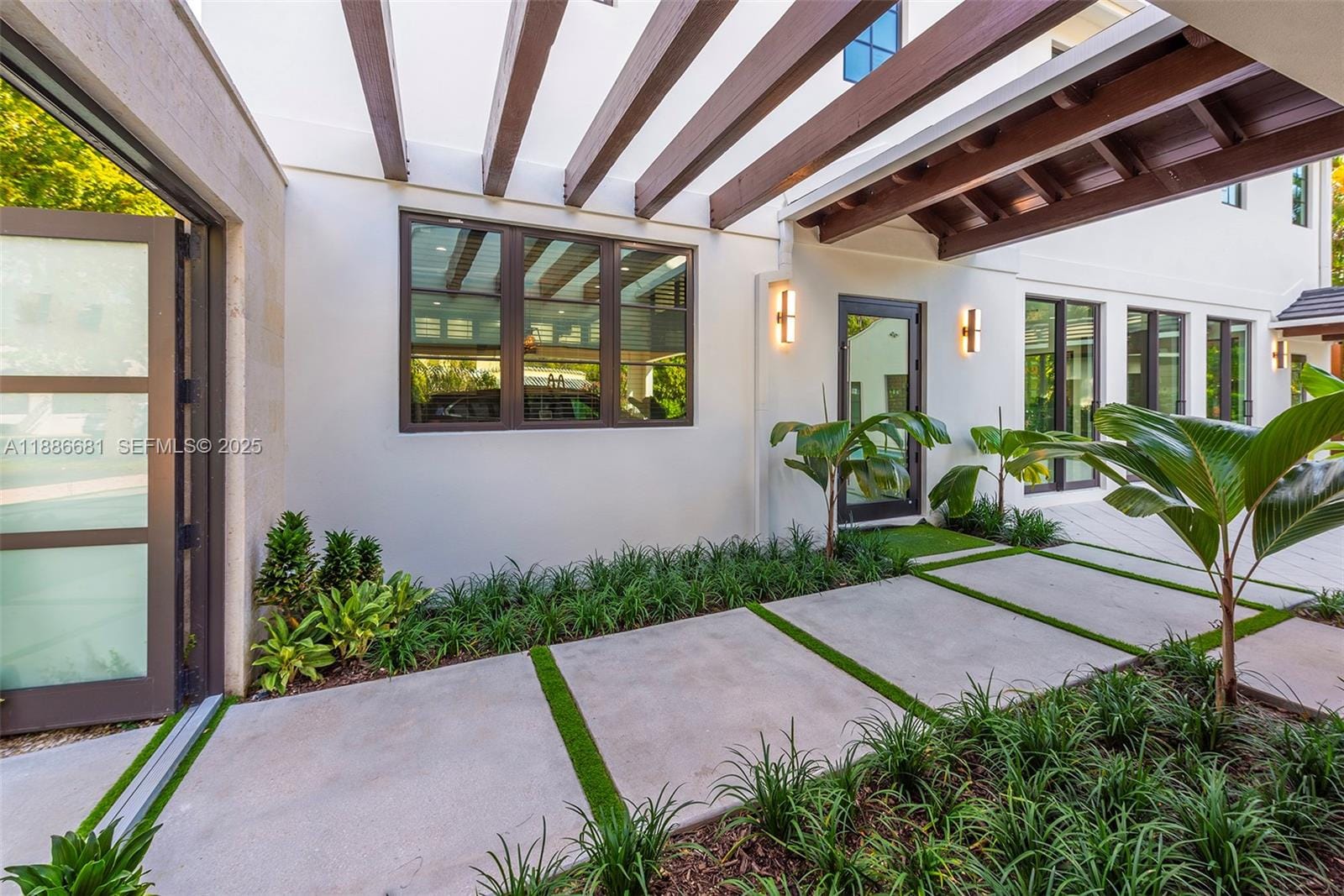 638 Escobar Avenue — photo 3