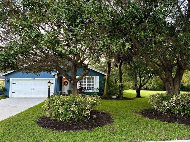 8828 SW Horizon Court, Stuart, FL 34997