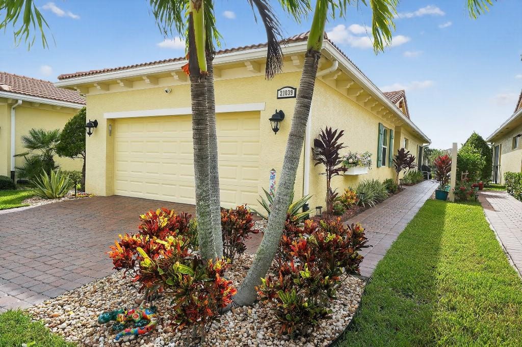 21039 SW Modena Way, Port St. Lucie, FL 34986