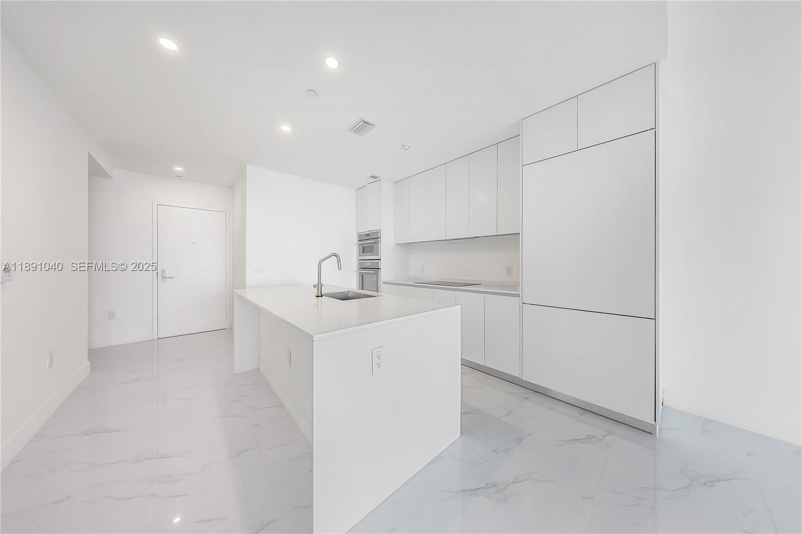 700 NE 24 Street 3402 — photo 11