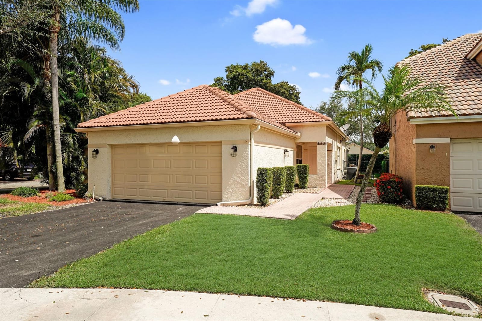 3 bedroom home for sale at 2687 Oak Park, Davie, FL 33328 — $659,900
