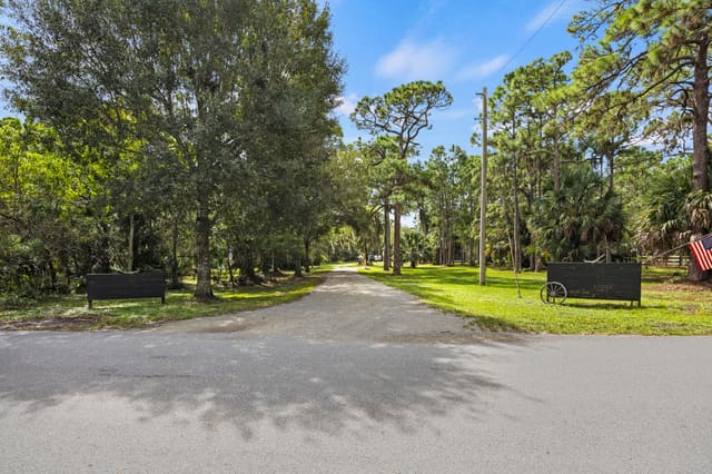 5028 SW Moore Street, Palm City, FL 34990