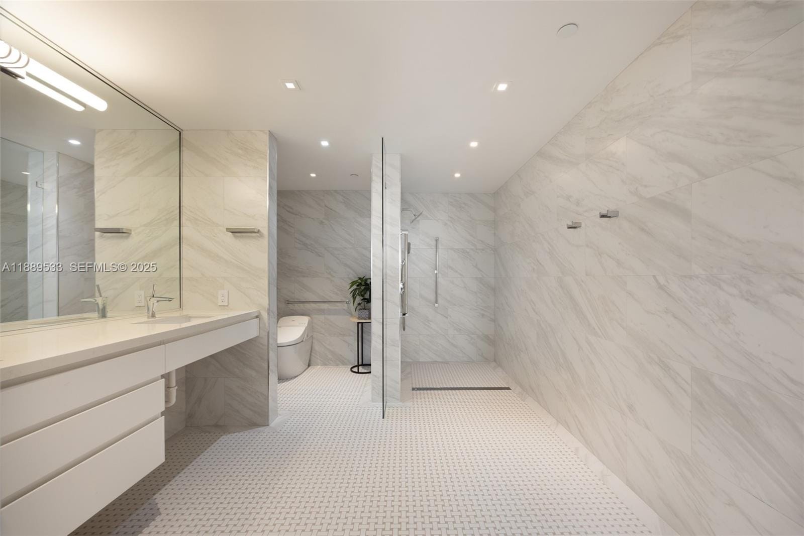 1000 S Pointe Drive 703, Miami Beach, FL 33139 photo 25