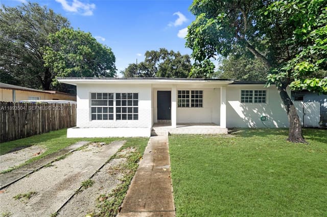 535 NE 162nd Street, sold in Fulford Highlands 1st, Miami, FL