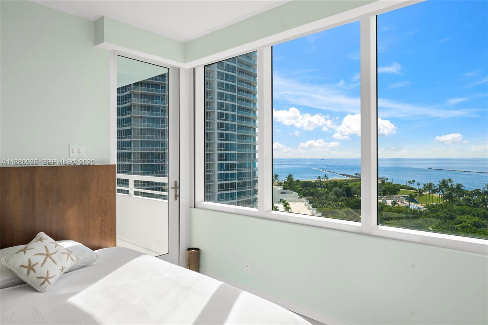 400 S Pointe Drive 1104, Miami Beach, FL 33139 photo 13